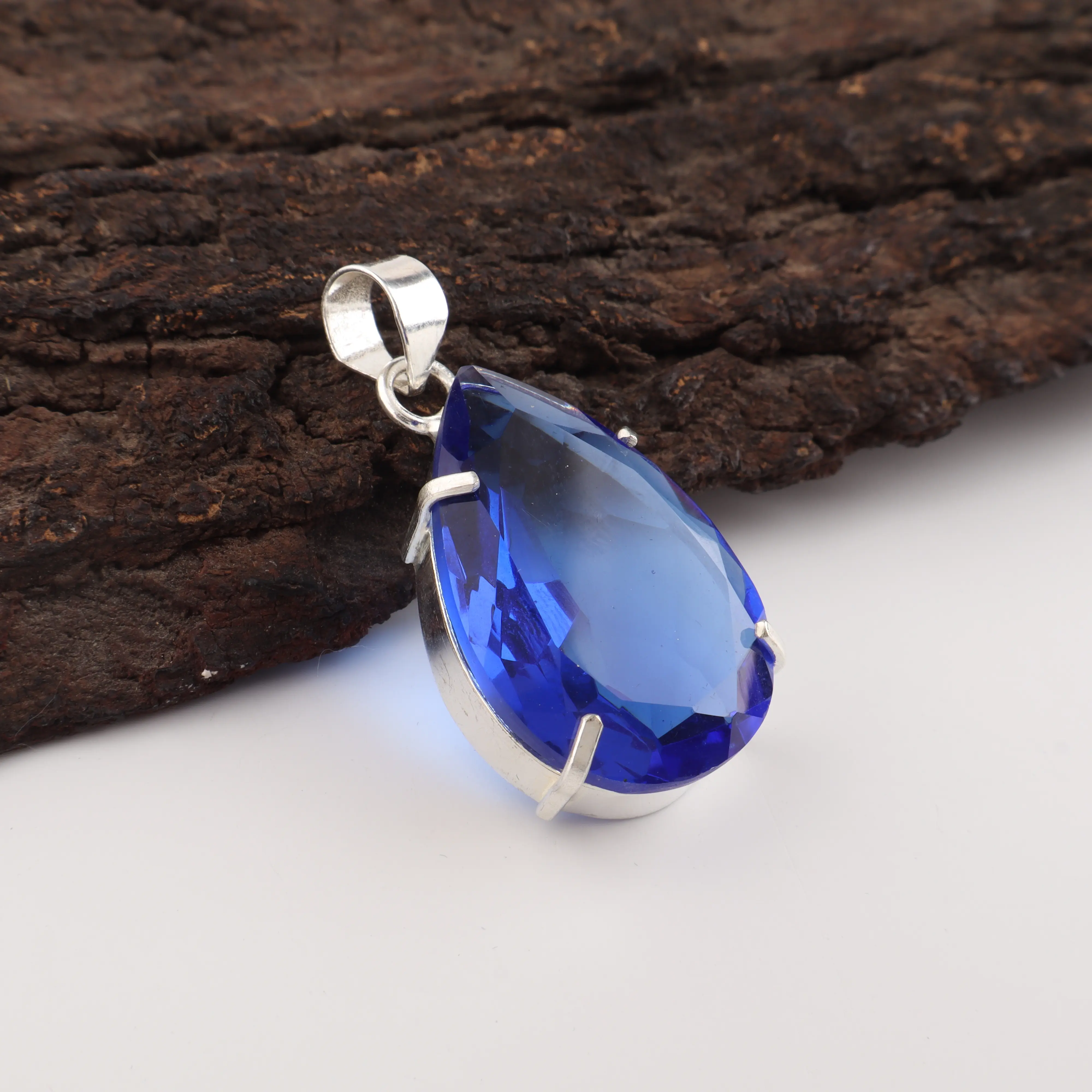 Blue Sapphire Pendant in Sterling Silver with Deep Blue Gemstone Sparkle