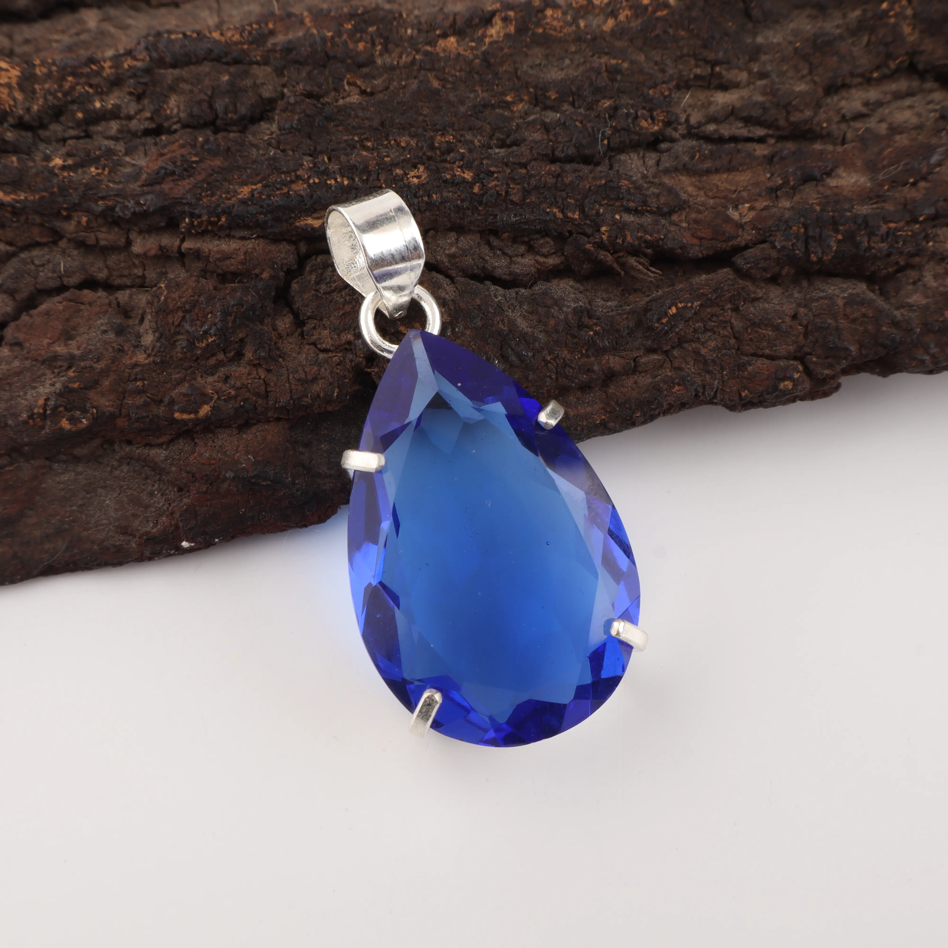 Blue Sapphire Pendant in Sterling Silver with Deep Blue Gemstone Sparkle